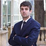 Giovane ingegnere impartisce lezioni private per ragazzi fino ai 14 anni